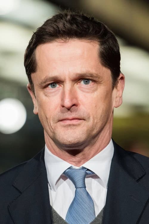 Peter Czernin headshot
