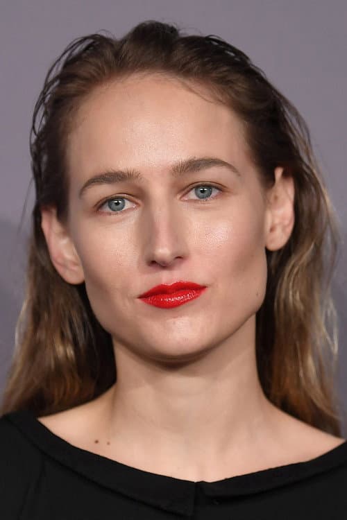 Leelee Sobieski headshot