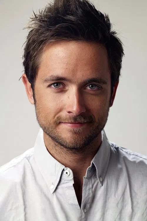 Justin Chatwin headshot