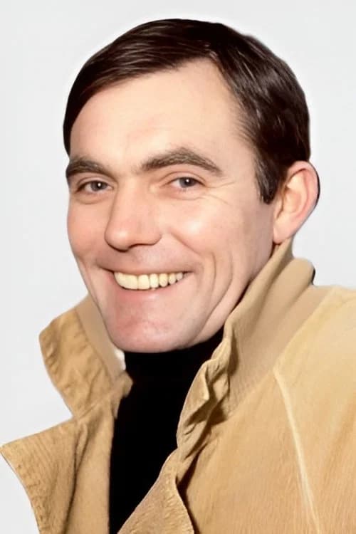 Maurice Roëves headshot