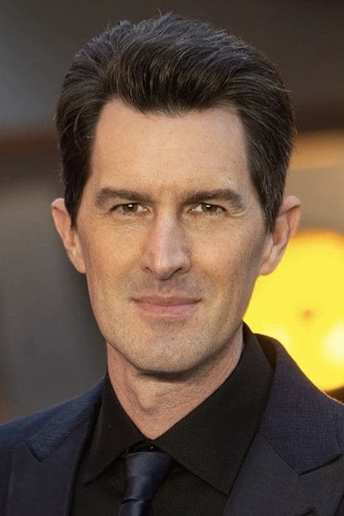 Joseph Kosinski headshot