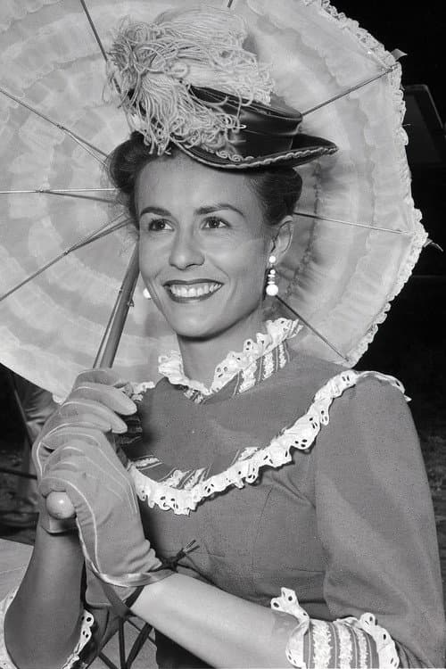 Sally Hughes headshot