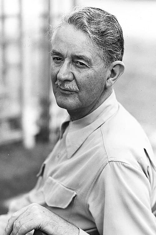 Leonard Carey headshot