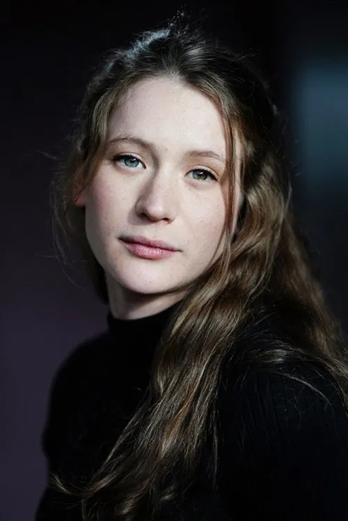 Claire Duburcq headshot