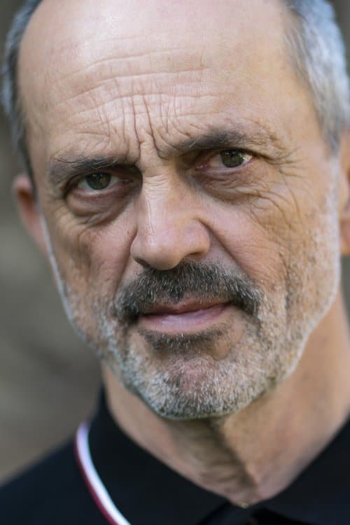 Jacek Koman headshot