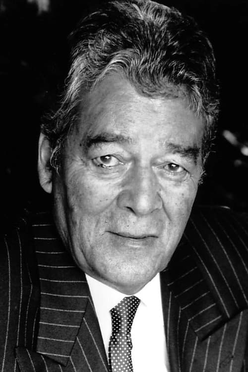 Edward de Souza headshot