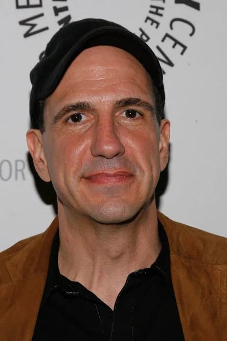 Sam Lloyd headshot