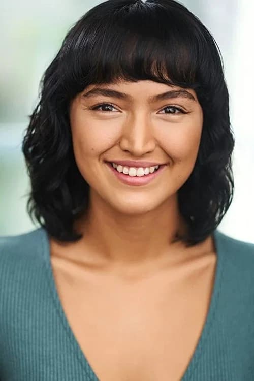 Grace Dove headshot