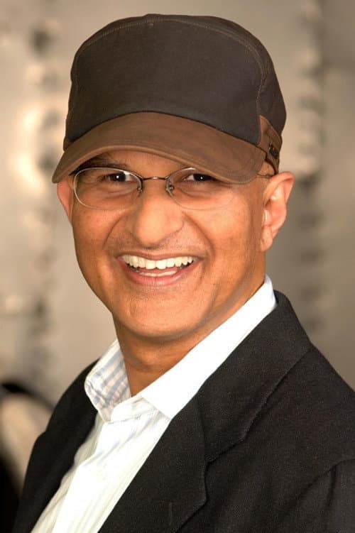 Deepak Nayar headshot