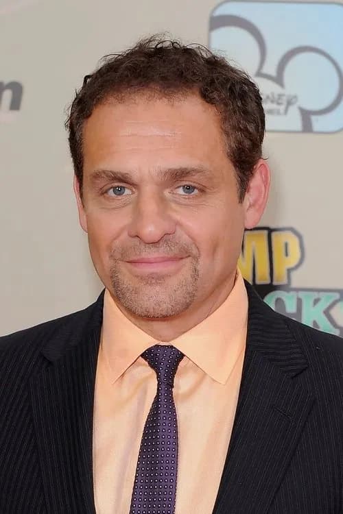 Daniel Kash headshot
