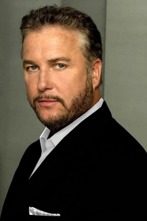 William L. Petersen headshot