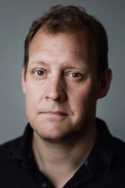 Justin Edwards headshot