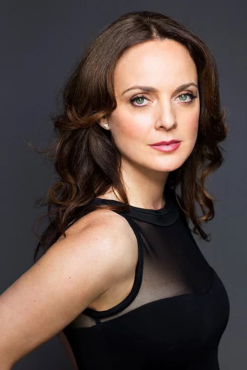 Melissa Errico headshot
