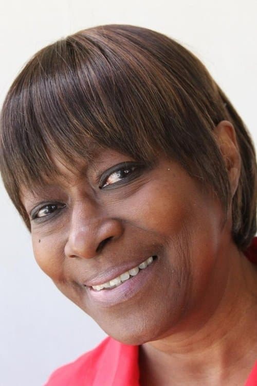 Claudia Lennear headshot