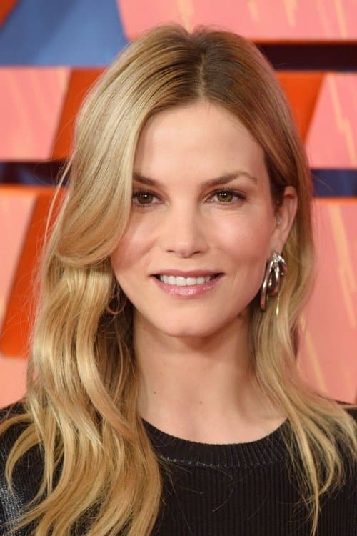 Sylvia Hoeks headshot