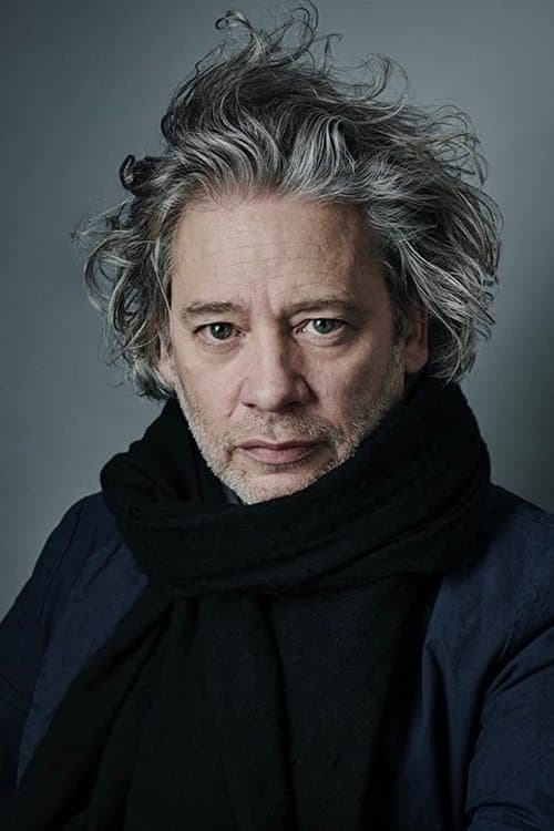 Dexter Fletcher headshot