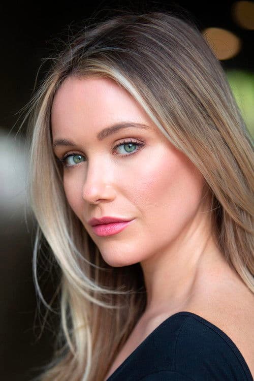 Katrina Bowden headshot