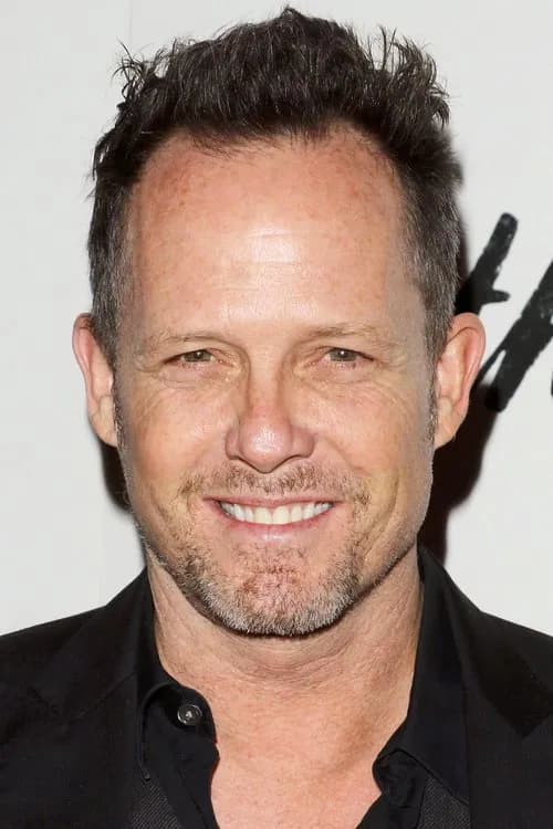 Dean Winters headshot