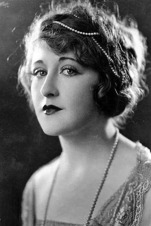 Ruth Clifford headshot